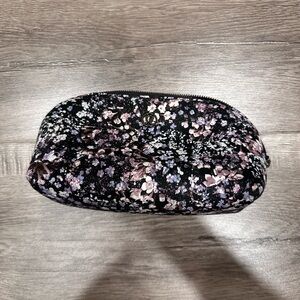 Lululemon makeup bag